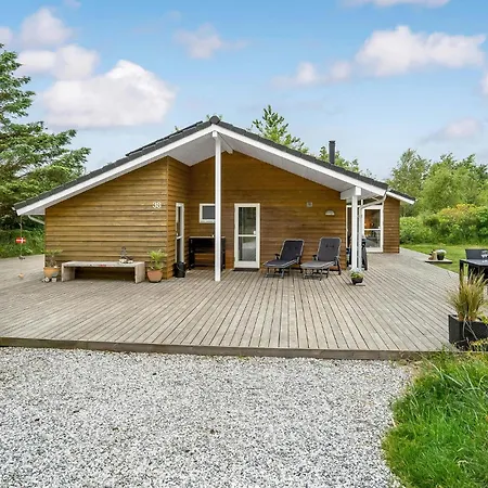 Cozy In With Kitchen Aalbaek